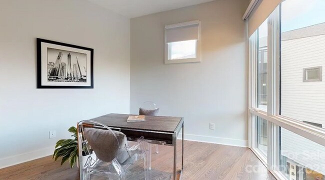 Foto del edificio - 1056 Kenilworth Ave