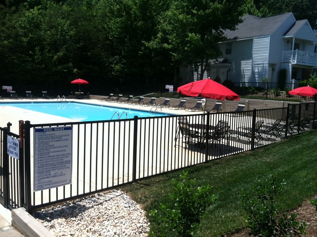 Building Photo - Laurel Bluff Apartments and Townhomes