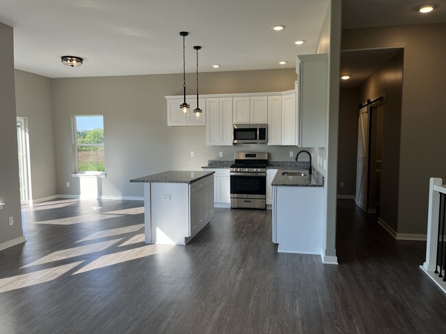 Building Photo - 7405 Longworth Close