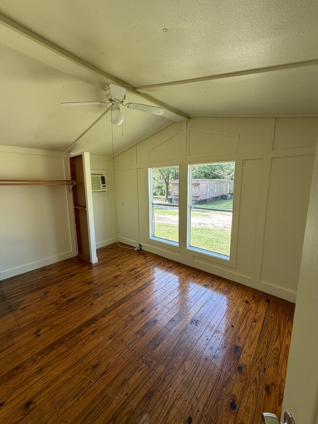 Building Photo - 9793 Farris Loop