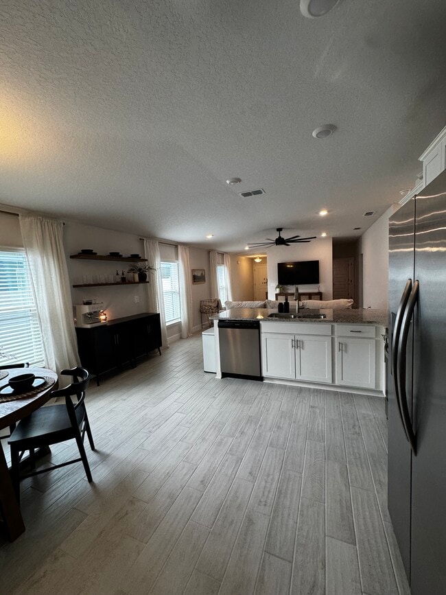 Building Photo - 36140 Trinity Glade Rd