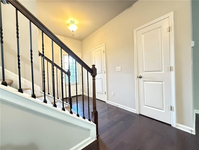 Foto del edificio - 1739 Charcoal Ives Rd