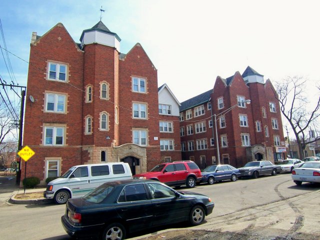 Foto principal - 4801-4809 N Fairfield Ave