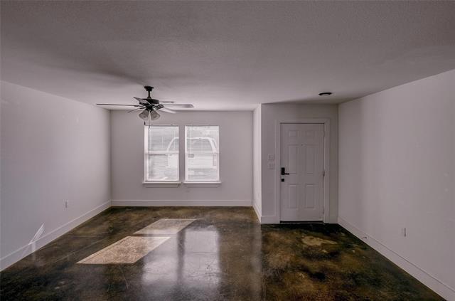 Foto del edificio - 402 Garrett Ct