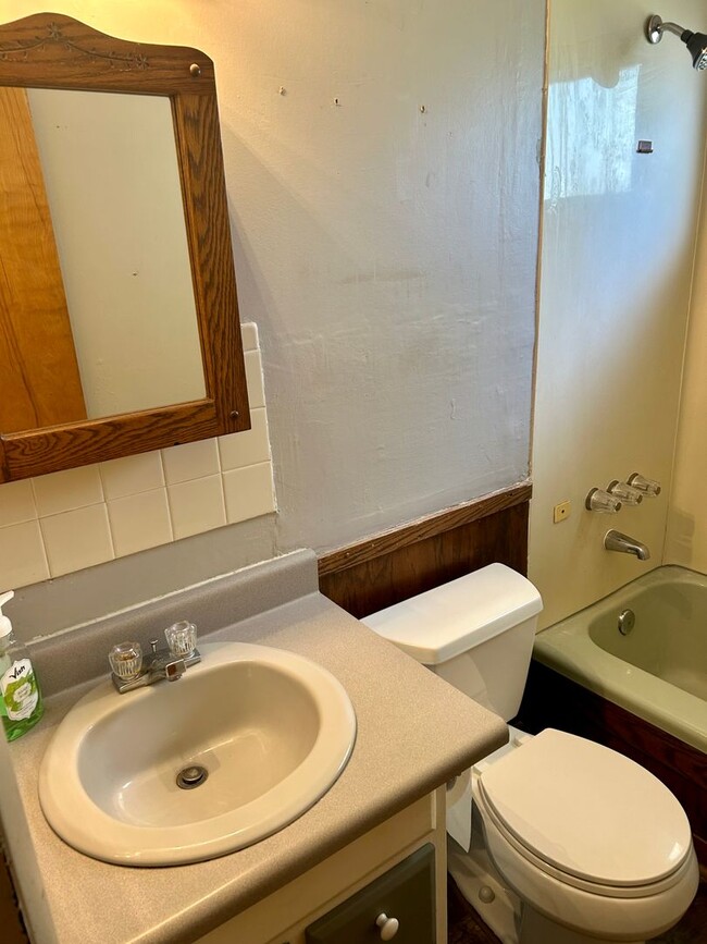 Building Photo - 3-Bed/1-Bath House in Bluffton!