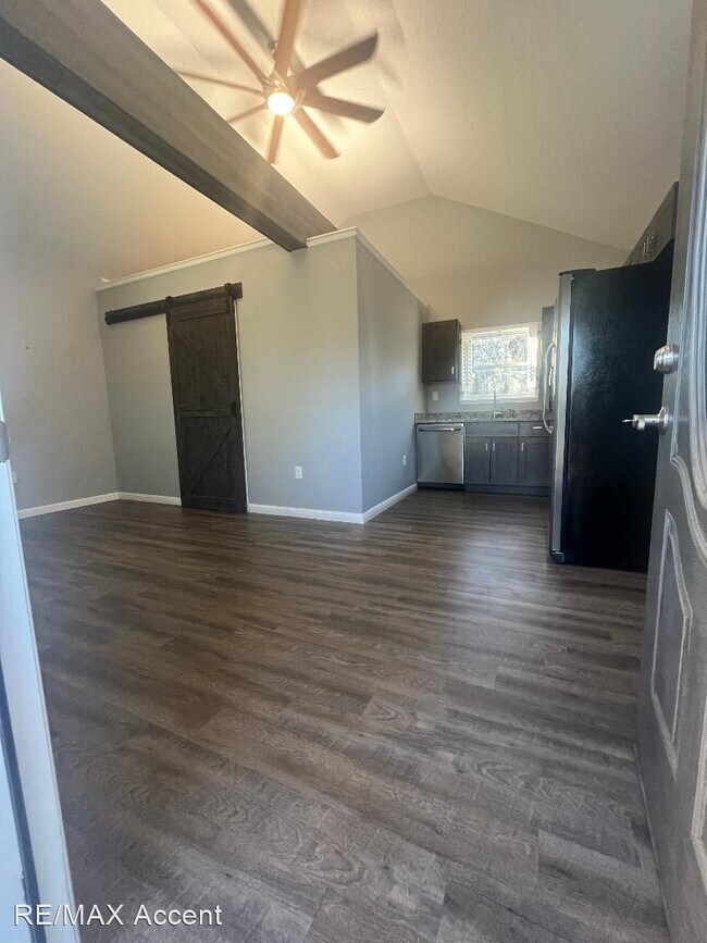 Foto del edificio - Studio, 1.5 bath House - 1315 S. Rogers St.