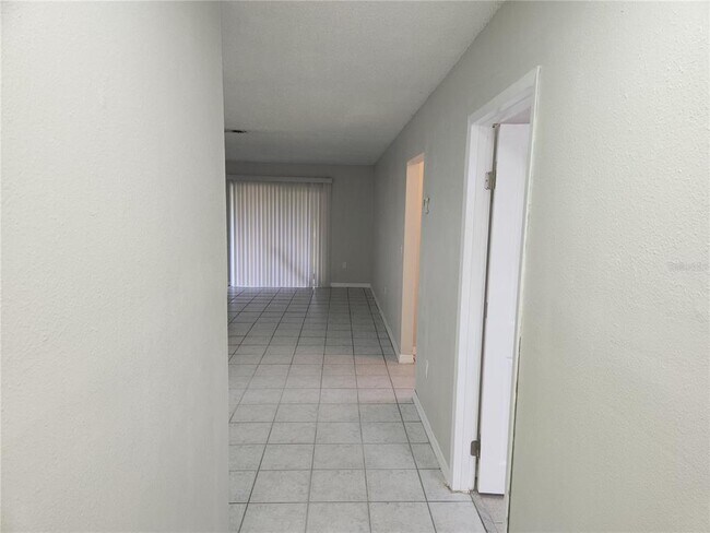 Foto del edificio - 9831 Grace Dr