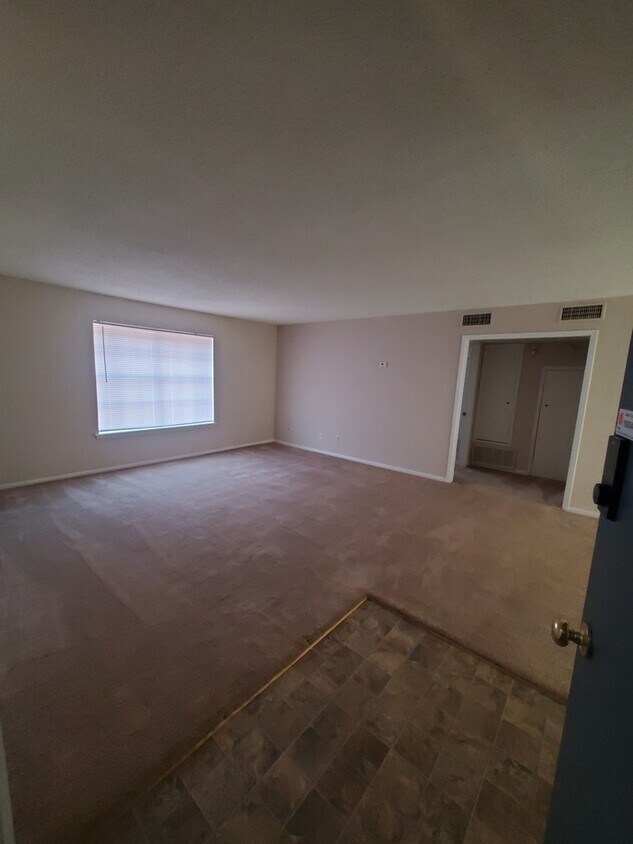 Primary Photo - 1612 Avenue O, #7B Upstairs