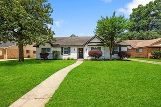 Building Photo - 4411 Deer Lodge Dr