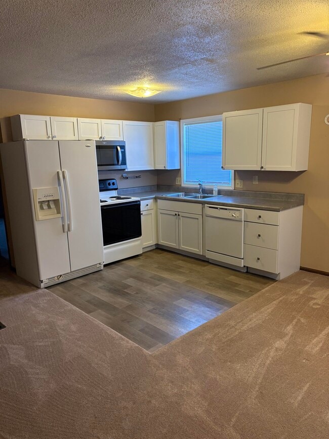 Foto del edificio - 2232 Nuttman Ave