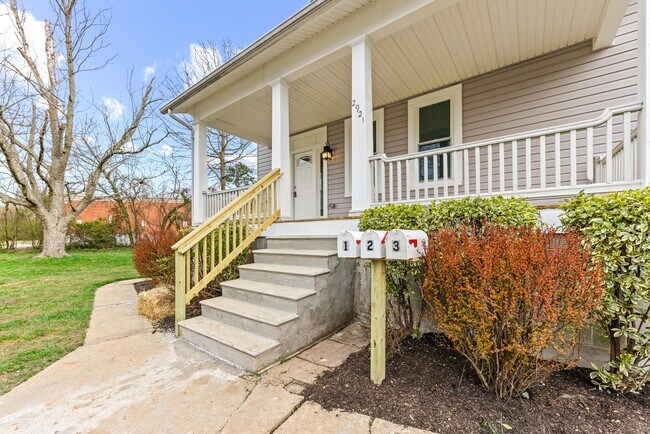 Foto del edificio - 2921 Glenmore Ave
