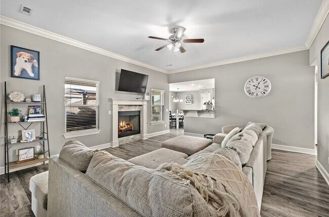 Building Photo - Available June 1st! 3-Bedroom, 2-Bathroom ...