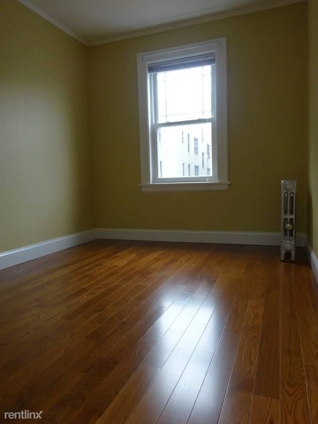 Building Photo - 2128 28th St