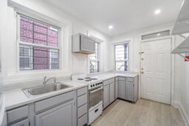 Foto del edificio - Charming 1BR/1BA in Hill East