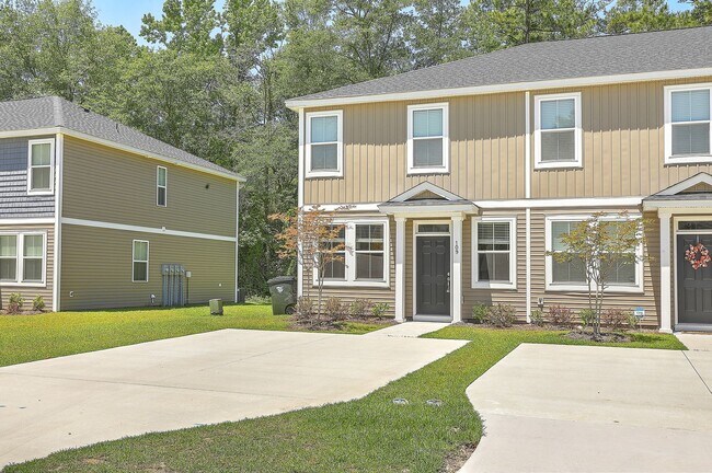 Foto del edificio - Townhome centrally located in downtown Sum...