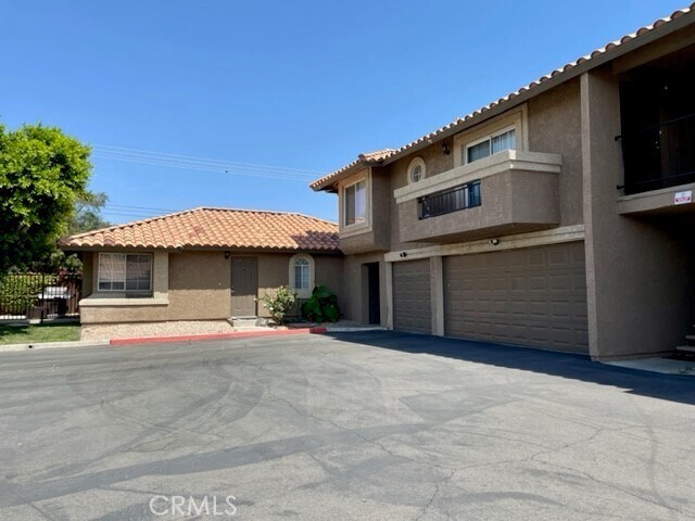 Building Photo - 79400 Ave 42