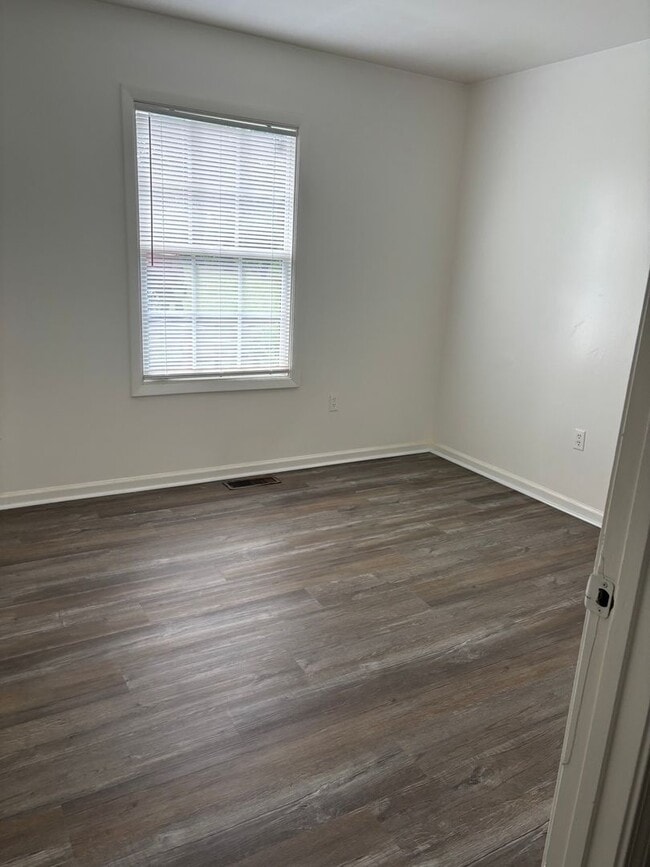 Building Photo - 3 Bedroom Spencer, NC Home