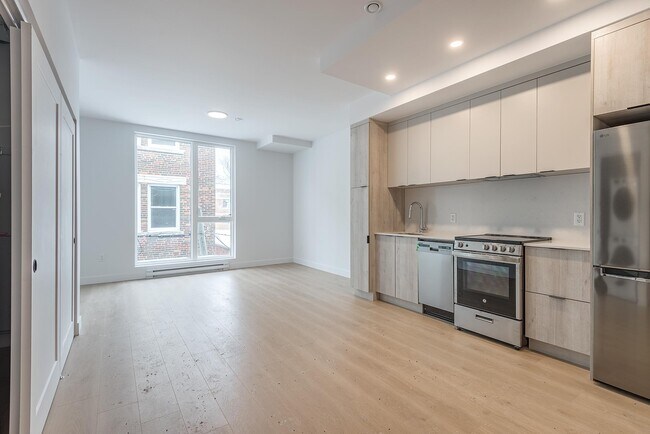 Building Photo - GM203