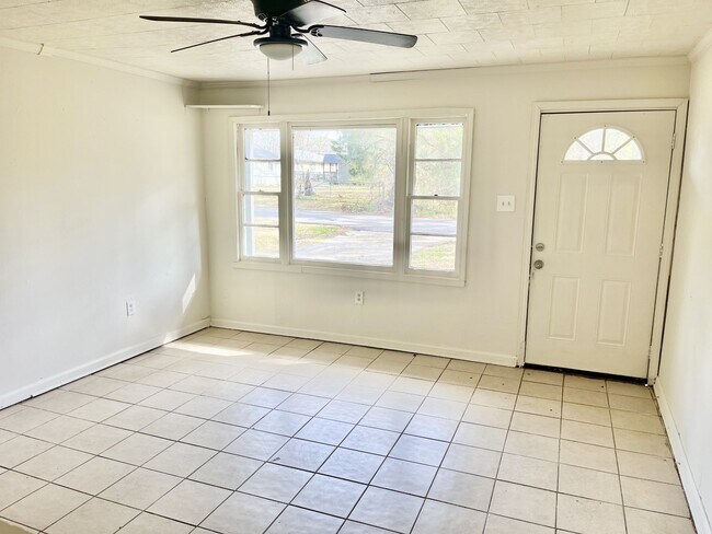 Building Photo - 4075 Fairwoods Dr