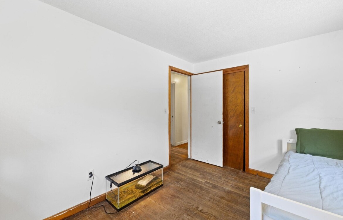 Foto del edificio - 16 Rena Ave