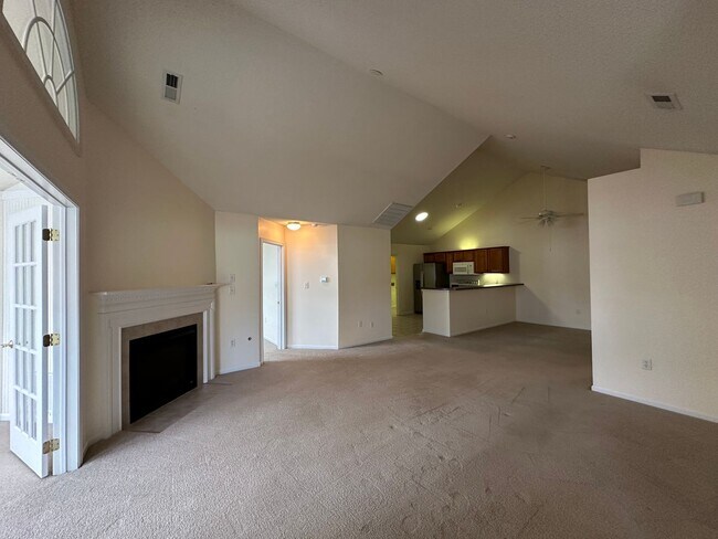 Foto del edificio - Call Amanda Tate at (757)289-6810 for more information
