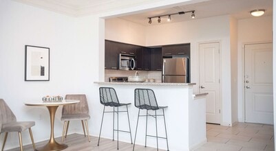 Building Photo - 2900 N Braeswood Blvd