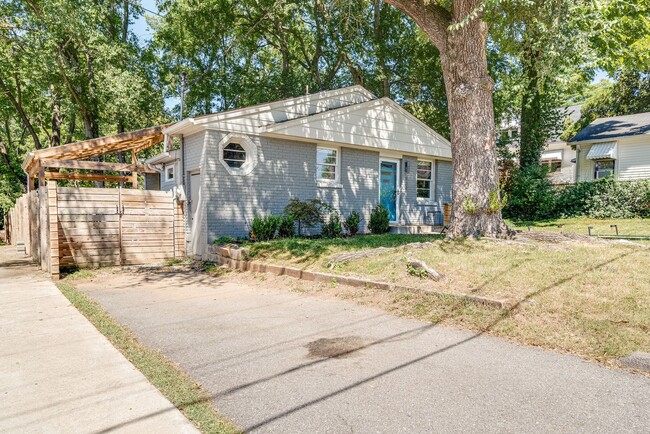 Building Photo - Amazing 3BE/1BA in East Nashville location!