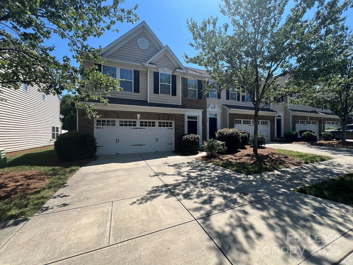 Foto principal - 9423 Alice McGinn Drive