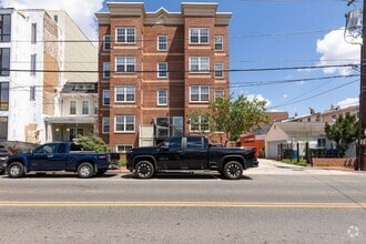 Building Photo - 911 Kennedy St NW