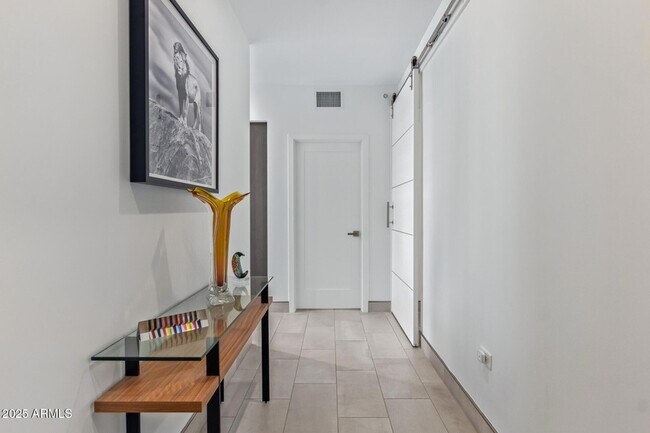 Foto del edificio - 7120 E Kierland Blvd