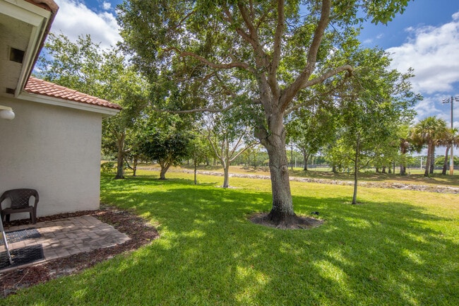 Foto del edificio - 139 2 Pine Dr
