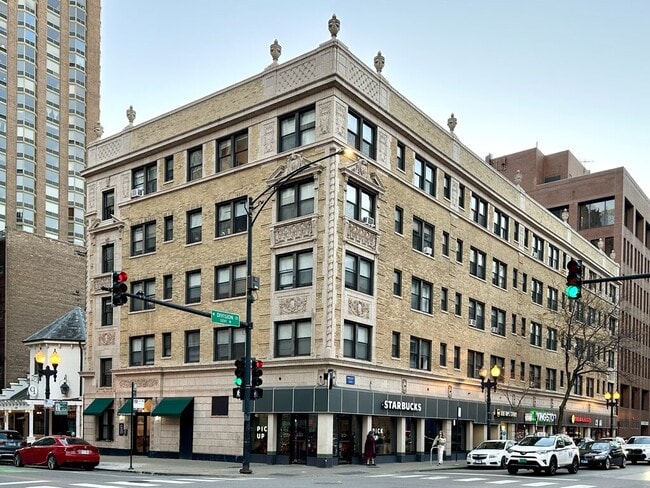 Building Photo - 1023 N Dearborn St