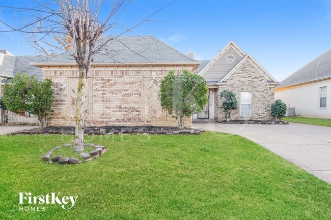 Building Photo - 8595 Shady Elm Dr