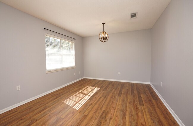 Foto del edificio - 116 Country Club Dr