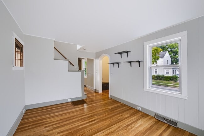 Building Photo - 22 Ruggles St