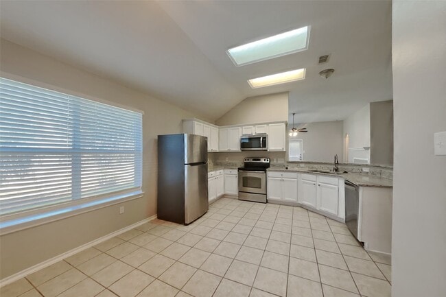 Building Photo - 3326 Ithaca Dr