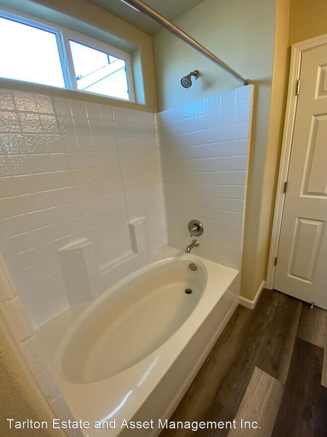 Building Photo - 3 br, 2.5 bath House - 1331 Belmont Dr.