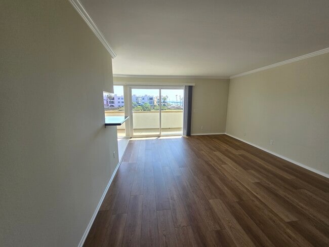 Building Photo - Laguna Del Rey Apartments