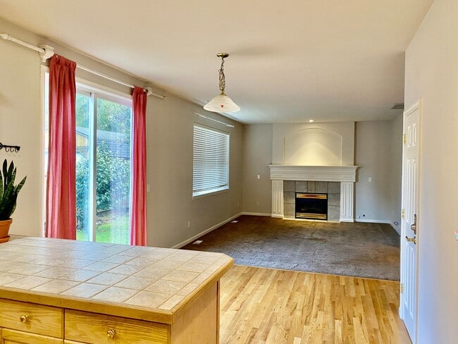 Building Photo - Bothell Home...