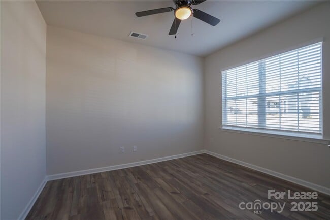 Building Photo - 1406 Caracara Ct
