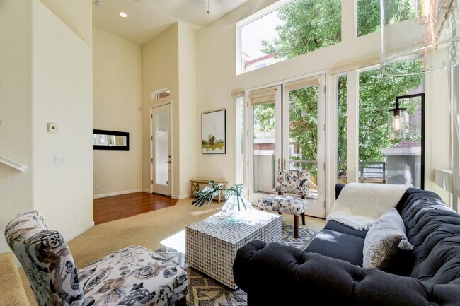 Building Photo - 6541 Bantry Bay St