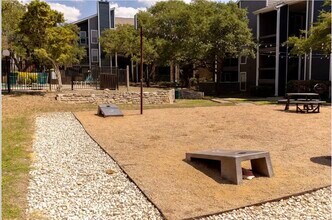 Building Photo - 2170 Thousand Oaks Dr