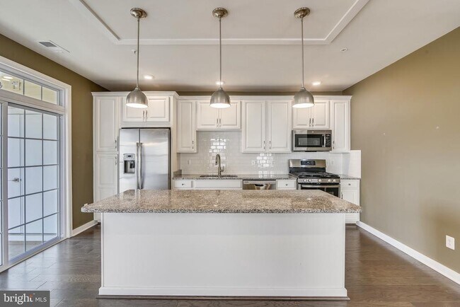 Foto del edificio - 23266 Southdown Manor Terrace