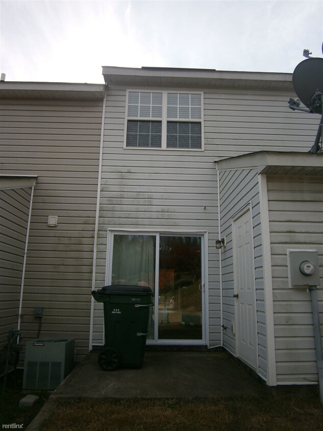 Building Photo - 2 br, 2.5 bath Townhome - 1733 Pergola Pl.