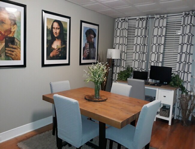 Dining Room (could be used as a 3rd bedroom) (furniture & decor not included) - 2417 S Queen St
