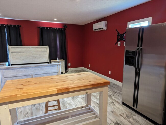 Building Photo - 1303 Back House