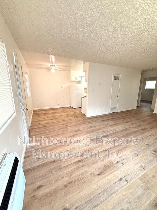 Foto del edificio - 1429 E Cambridge Ave