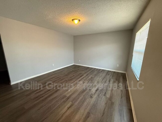 Building Photo - 1039 N Brunnell Pky