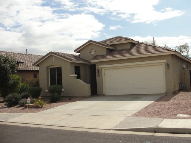 Foto principal - 3329 E Ravenswood Dr