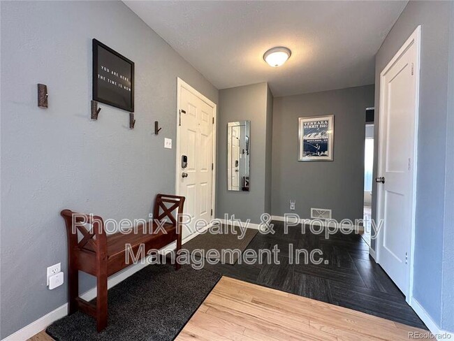 Building Photo - 4000 Darley Ave